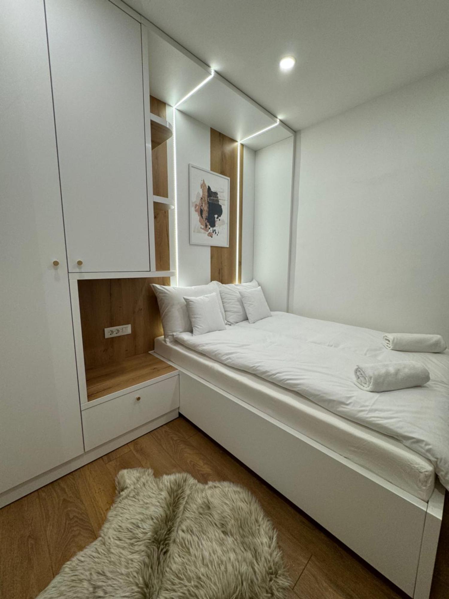 Mona Luxury Apartments - Free Garage Parking Sarajevo Buitenkant foto