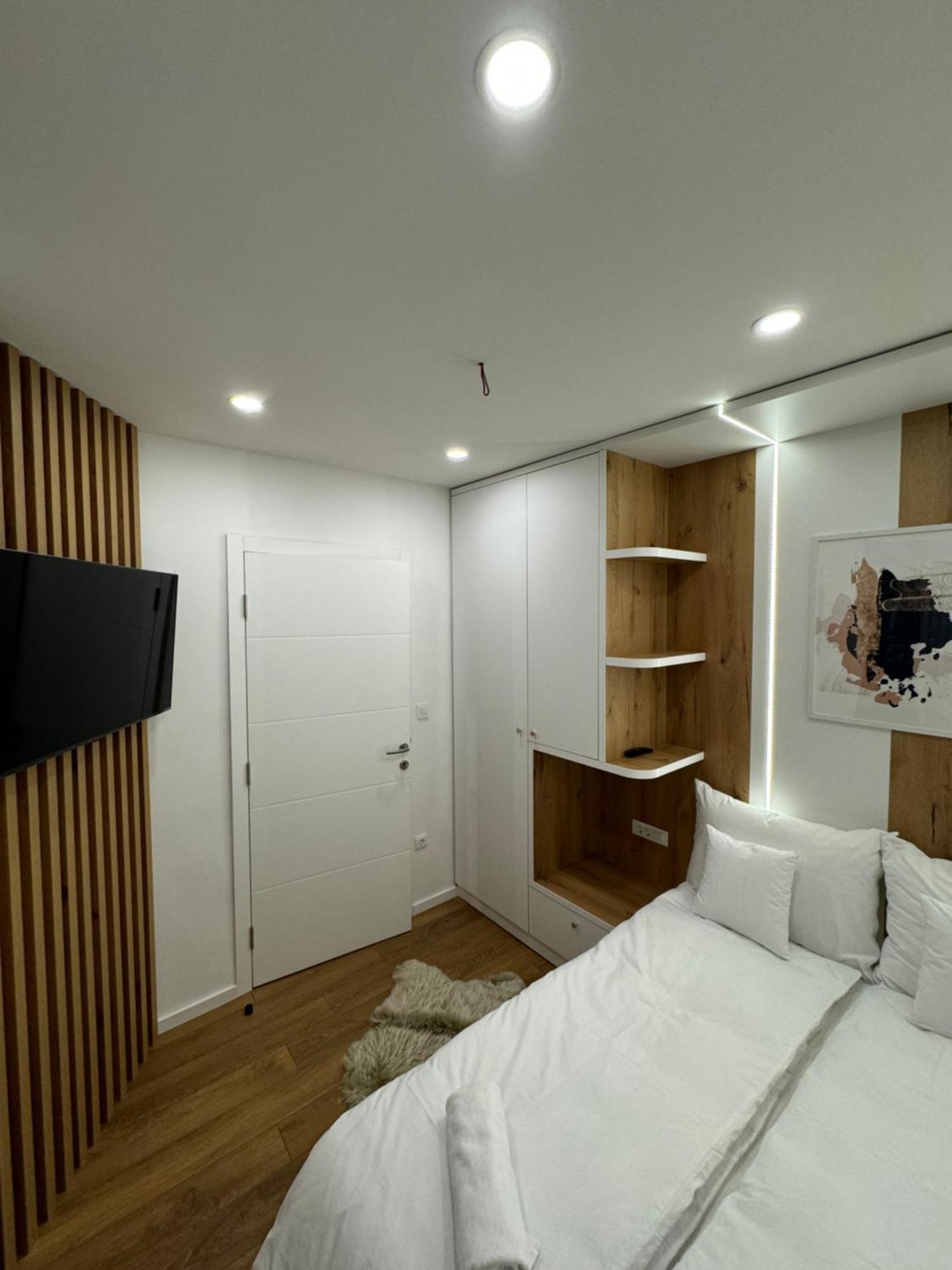 Mona Luxury Apartments - Free Garage Parking Sarajevo Buitenkant foto